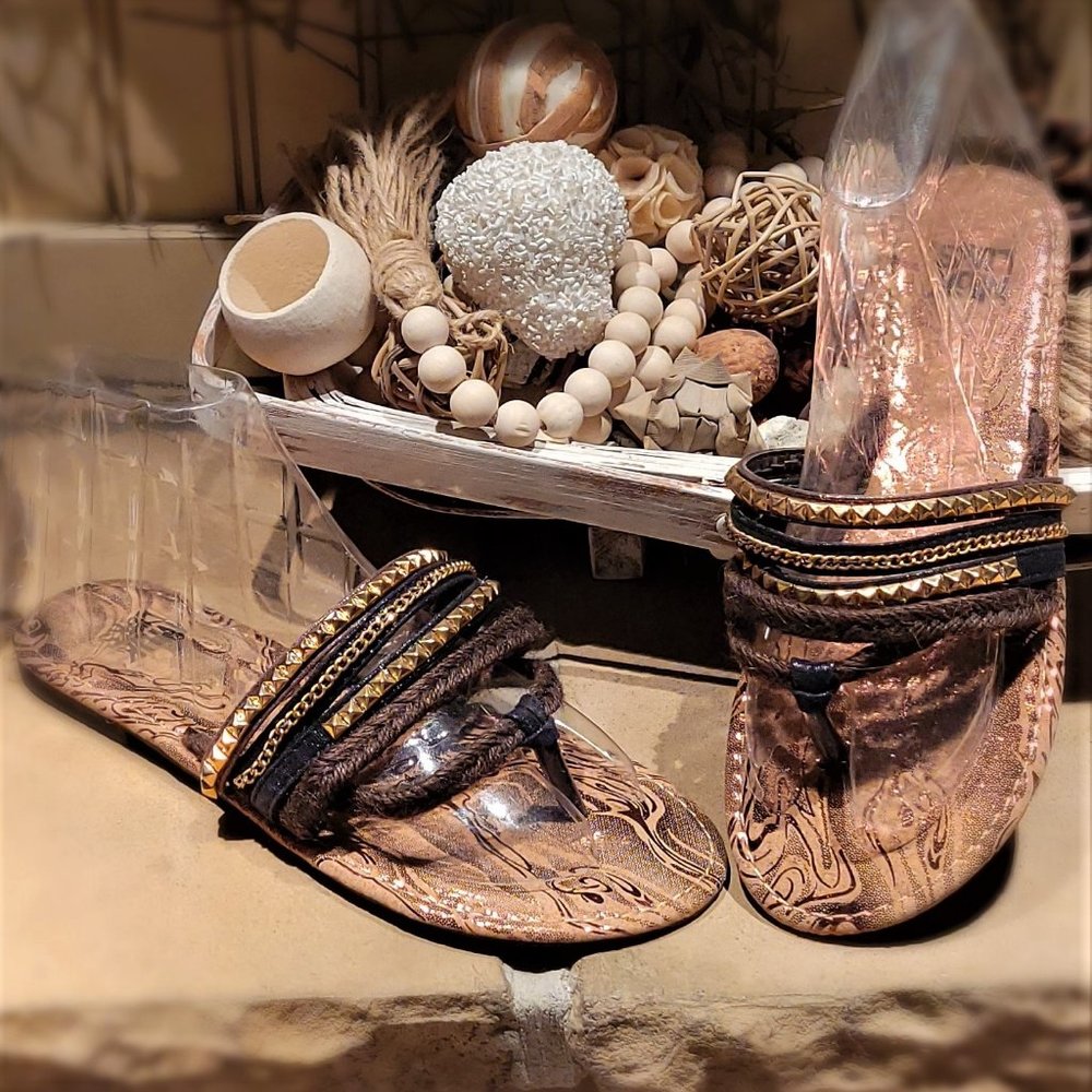 NWOT Muk Luks Brown/Rose Gold Strappy Slip-On Sandals (Womens Size 10)